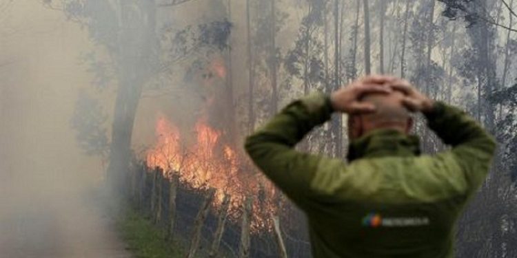 Cambio de clima aviva las llamas en Cantabria