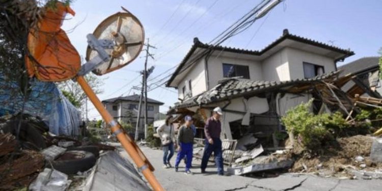 Fuerte temblor sacudió costas de Japón