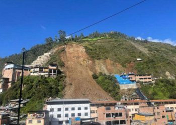 60 viviendas sepultadas por deslizamientos en Perú