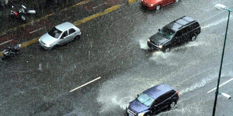 Lluvias colapsan la Capital del País.