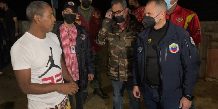 Inspeccionan zonas afectadas por la Onda Tropical Nº 27 en Petare