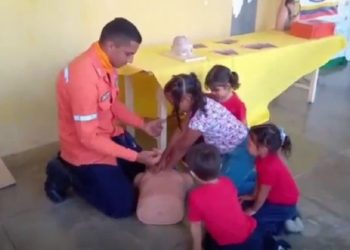 SNGR continúa capacitando a las comunidades en materia preventiva