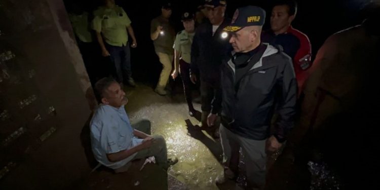 Realizan evaluación de daños por el desbordamiento del río El Castaño