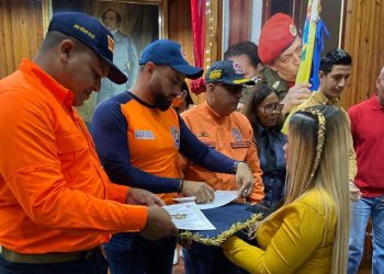 Alcaldía de Girardot condecoró a voluntarios de Protección Civil