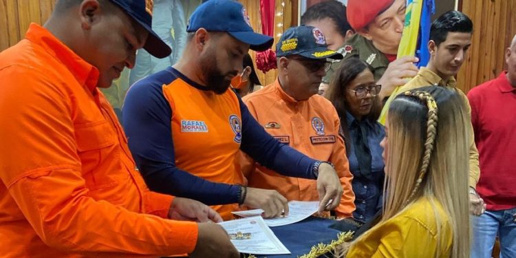 Alcaldía de Girardot condecoró a voluntarios de Protección Civil