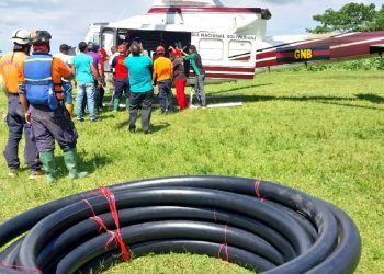 Un equipo multidisciplinario conformado por funcionarios de la dirección estadal de Protección Civil en trabajo conjunto al personal de aguas de Mérida realizó el restablecimiento del servicio hídrico en varias zonas de la entidad andina.