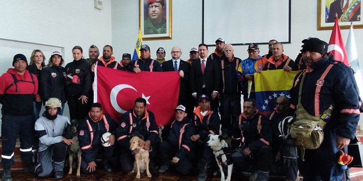 El grupo de rescate permaneció en tierras turcas por aproximadamente diez días.