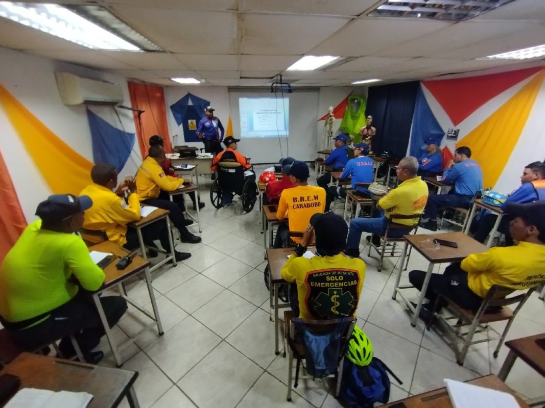 Curso de rescate y extracción vehicular 