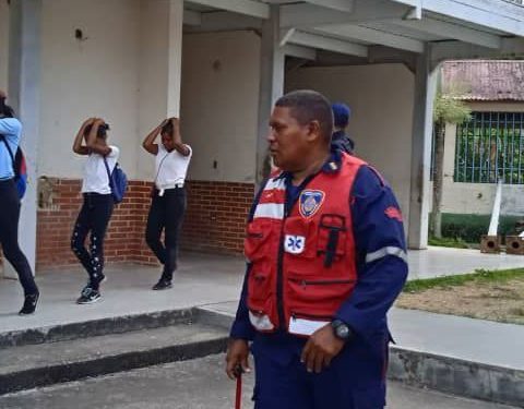 SNGR dicta charla en escuelas