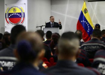 Viceministro de justicia certifica a funcionarios