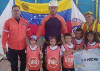 se llevó a cabo la activación de 25 Brigadas de Emergencia Escolares con la juramentación de 156 niños.