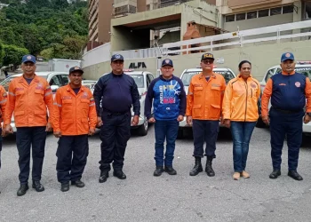 Entregan 13 vehículos