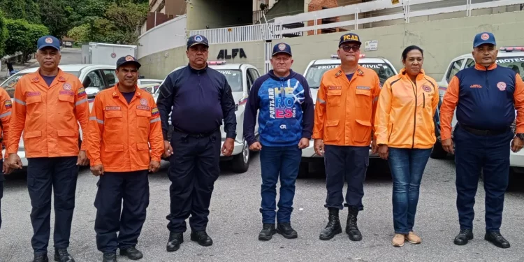 Entregan 13 vehículos