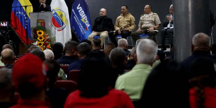 Ministro Ceballos Ichaso impulsa la masificación de las buenas prácticas policiales en el país