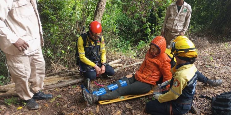 Rescatan a cuatro personas extraviadas en el Warairarepano