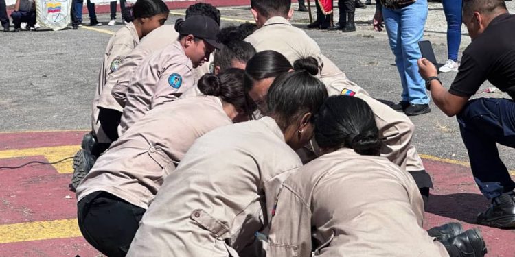 Juramentación de Brigadas Escolares de Gestión de Riesgos en Macarao