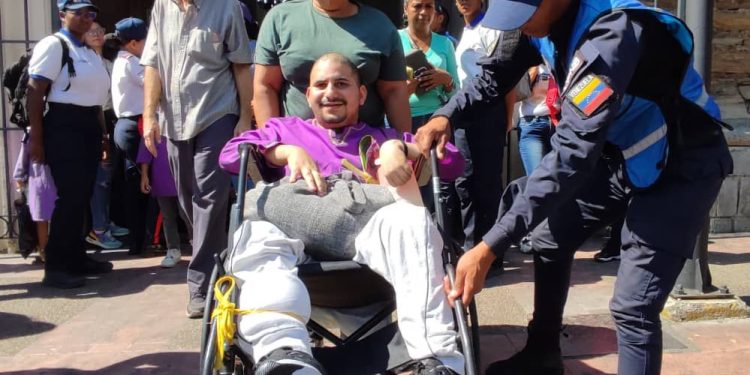 Caraqueños agradecen preencia de cuerpos de seguridad en semana santa