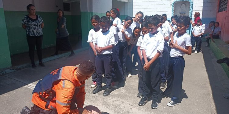 Promueven cultura preventiva con programa Protección Civil va a la Escuela