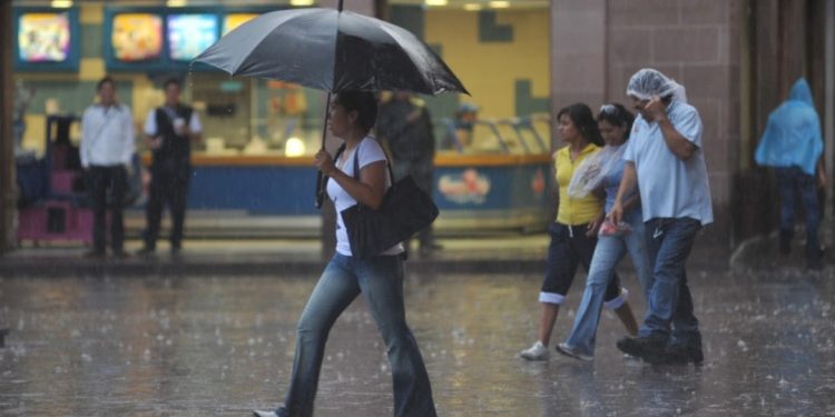 Inameh se mantiene alerta ante inicio de temporada de ondas tropicales