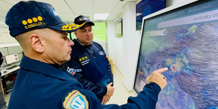 Gobierno Bolivariano monitorea paso del Huracán Beryl 