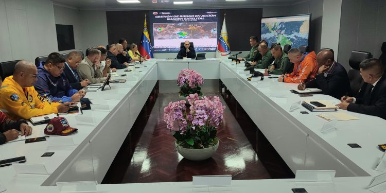 Gobierno Bolivariano afianza estrategias ante el paso de nuevas ondas tropicales en el país