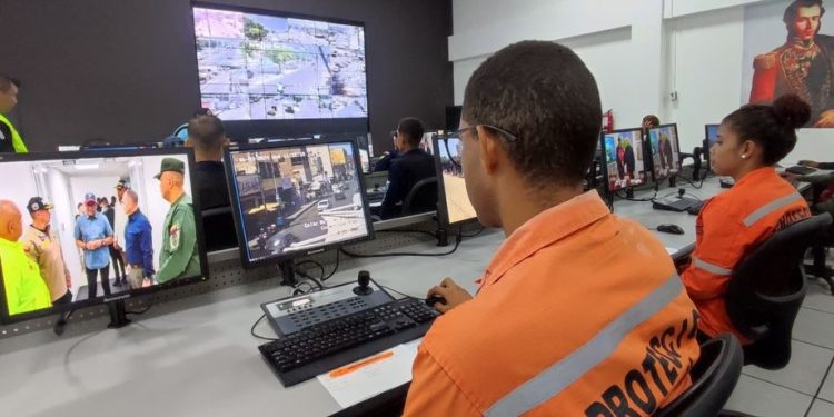 Sistema Nacional de Gestión de Riesgo atiende comunidades del estado Sucre tras el paso del huracán Beryl