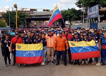 El equipo naranja celebrando el Día del Trabajador