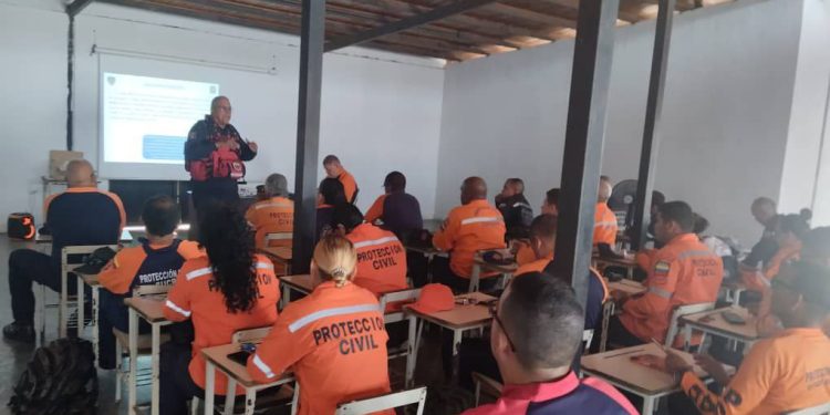 Capacitan a Funcionarios en Método INSARAG para Optimizar Respuesta a Emergencias en Sucre