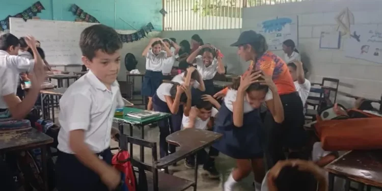 Estudiantes de Guanare fortalecen sus conocimientos en seguridad y emergencias con capacitación de Protección Civil