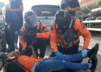 Atención oportuna del SNGR: Accidente de tránsito en Carabobo deja dos personas lesionadas