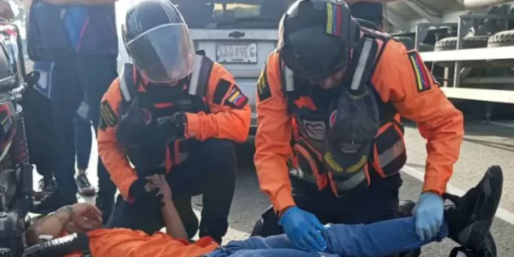 Atención oportuna del SNGR: Accidente de tránsito en Carabobo deja dos personas lesionadas