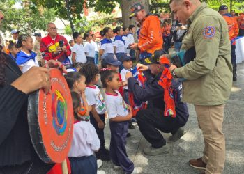 Conmemoración del 45° Aniversario de Protección Civil en Caracas: Un acto de unidad y compromiso hacia la prevención y seguridad