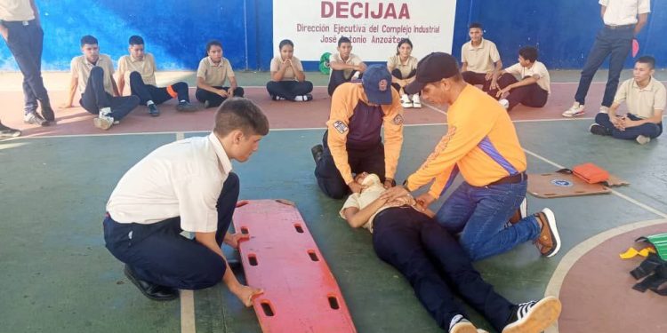 Estudiantes de Anzoátegui fortalecen sus habilidades en primeros auxilios gracias a la DNPCAD