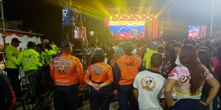 Protecci贸n Civil resguarda la seguridad durante Gran Concierto en honor a San Fernando Rey en Ospino, Portuguesa