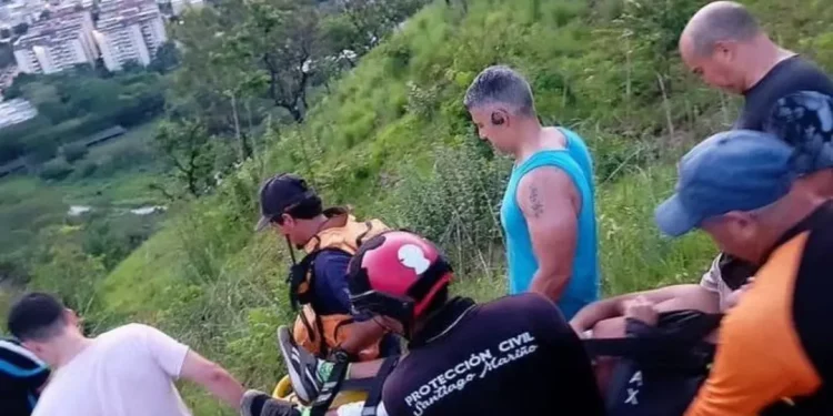 Rescate exitoso en cerro El Picacho: Joven accidentado durante senderismo en Aragua