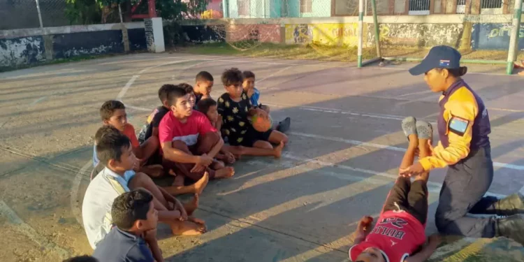 Capacitan a niños de Falcón en primeros auxilios para prevenir emergencias: SNGR lidera conversatorio en Arístides Calvani