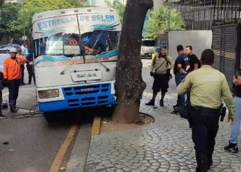 Protección Civil atendió colisión de transporte público en Chacao