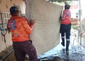 SNGR apoya en evacuación a comunidades en Bolívar
