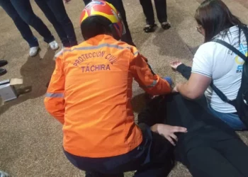 PC Táchira atiende a grupo de jóvenes descompensados en acto religioso