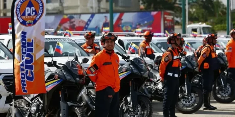 Gobierno Bolivariano dota con nuevos vehículos a Protección Civil