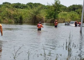 ZOEDAN prestó asistencia vial a dos adultos mayores en Bolívar