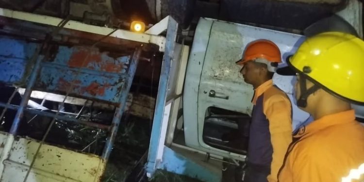 REDAN Guayana mitiga riesgos tras volcamiento de Camión en Bolívar