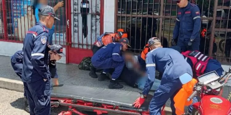 REDAN Guayana atendió a un adulto mayor en el Terminal de Pasajeros Tomás de Heres