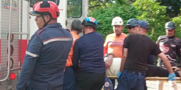 Protección Civil prestó asistencia médica en accidente de tránsito en Trujillo