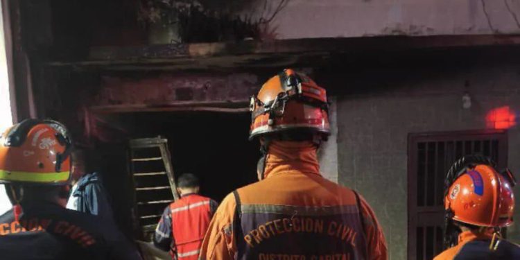 SNGR realizó labores de mitigación al fuego en la parroquia Santa Rosalía