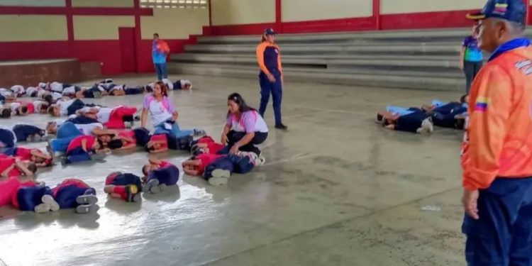 PC Portuguesa realizó simulacro de desalojo en el Colegio Fe y Alegría La Coromoto