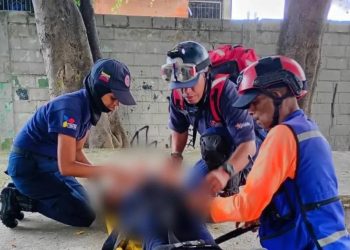 Protección Civil Aragua trasladó a joven estudiante por hipoxia