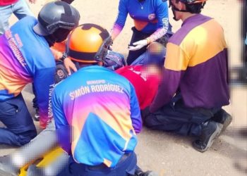 Protección Civil atendió a joven herido tras una colisión en el estado Anzoátegui