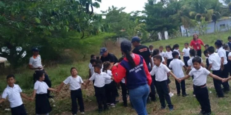 Protección Civil realizó simulacro sísmico en el estado Bolívar