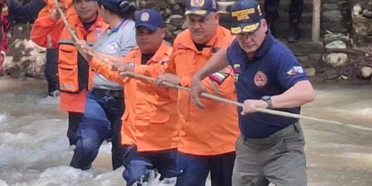 Viceministro Oti visitó sede de PC en el estado Sucre